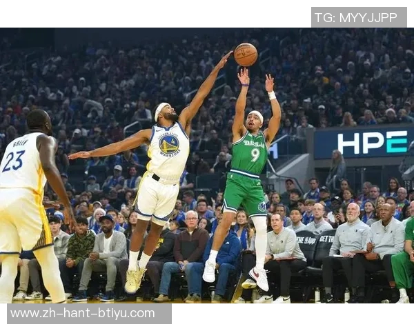 圣诞大战勇士与骑士的巅峰对决谁将赢得荣耀与胜利